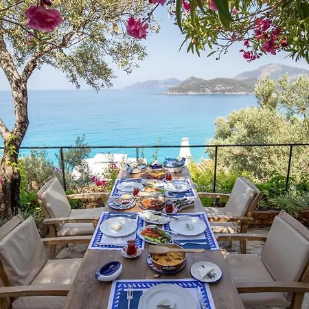 Beyaz Yunus - Adult Only Oludeniz