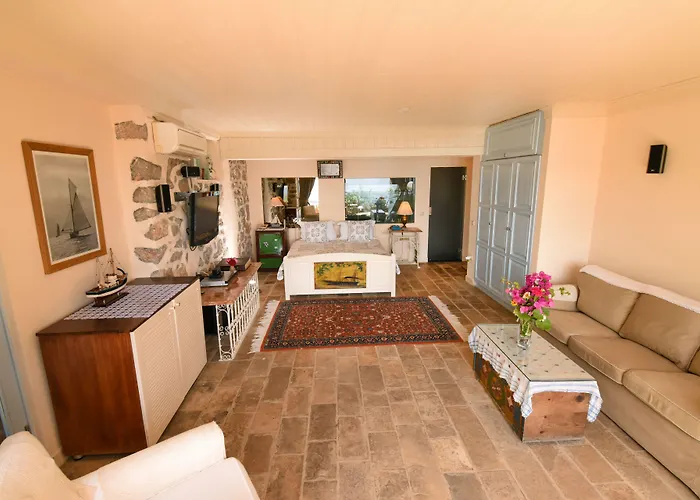 Beyaz Yunus - Adult Only Hotel