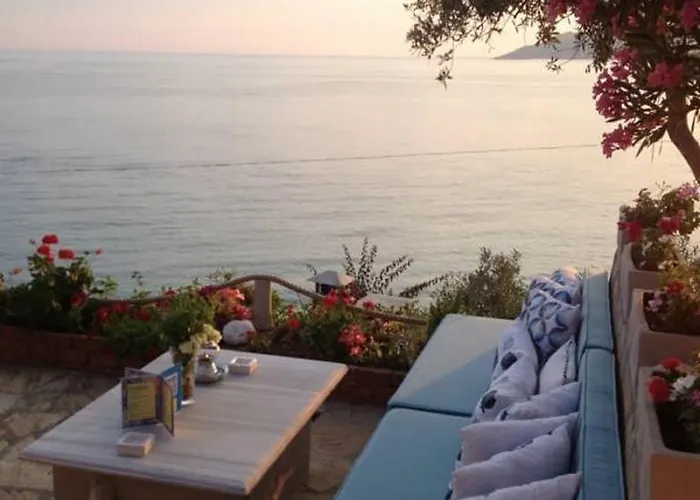 Beyaz Yunus - Adult Only 3* أولدينيس