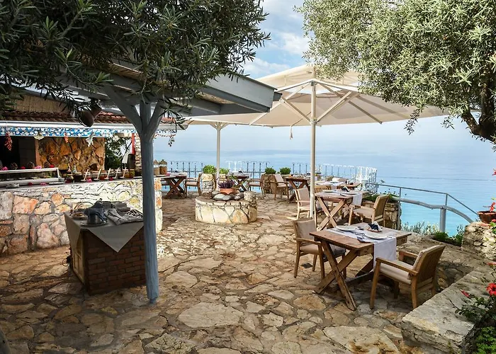 Beyaz Yunus - Adult Only أولدينيس